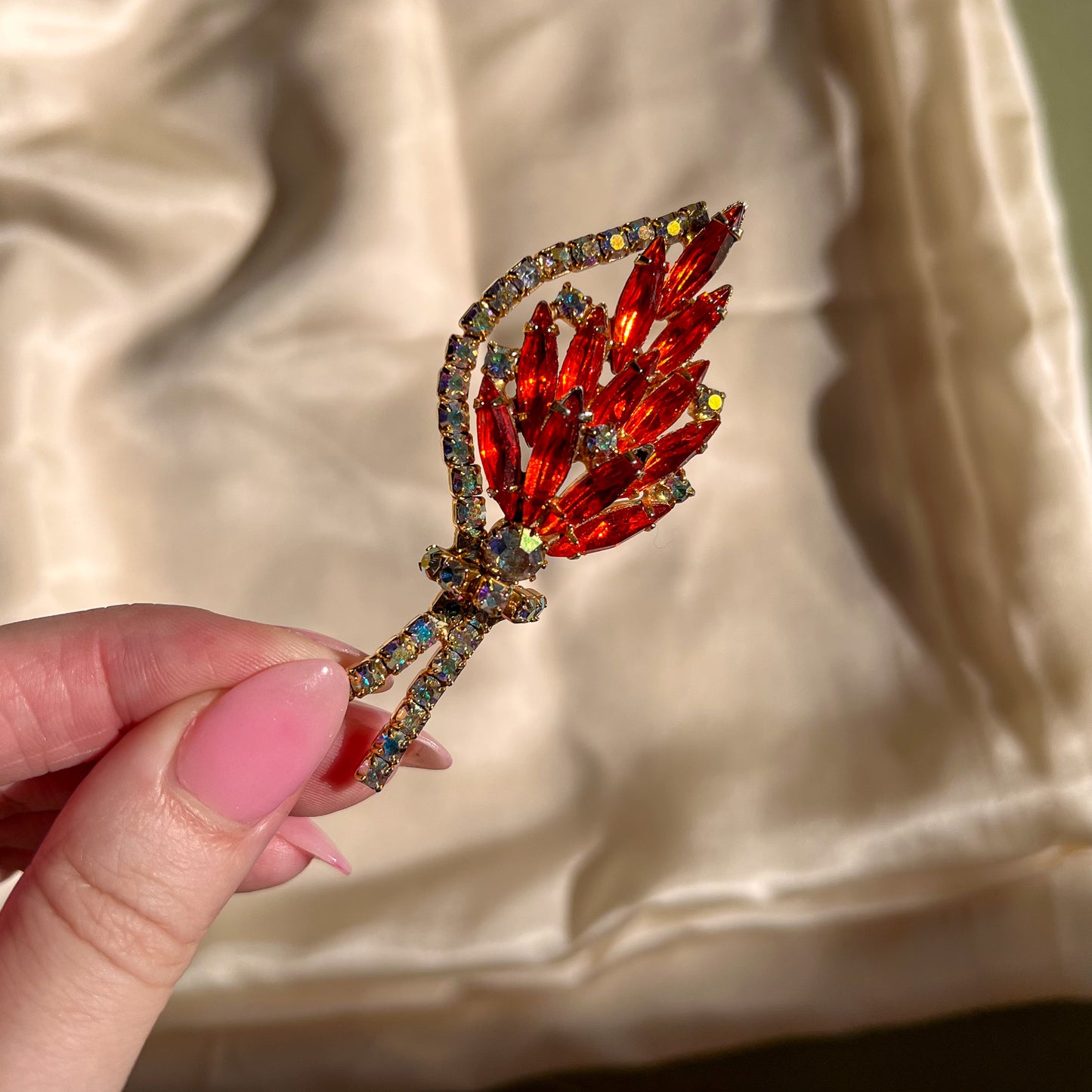 1950s Bright Orange Teardrop Gemstone Brooch