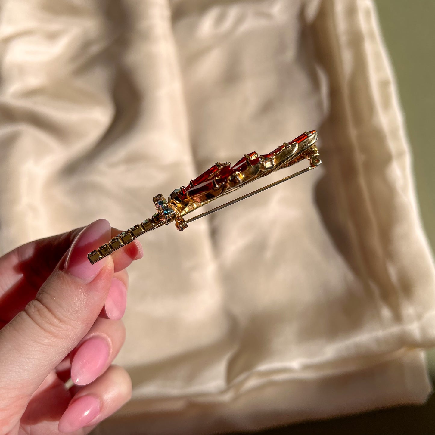 1950s Bright Orange Teardrop Gemstone Brooch