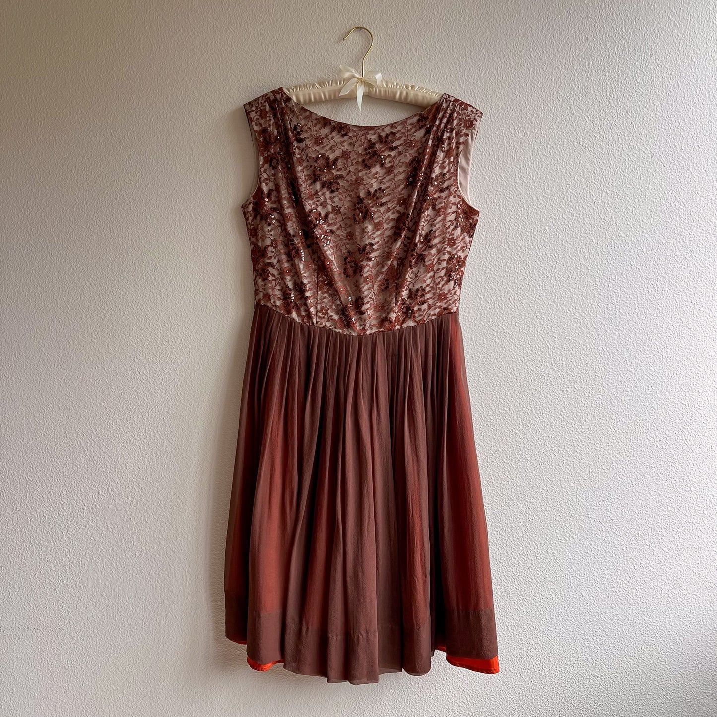 1950s Brown Chiffon Dress With Lace Bodice (M/L)