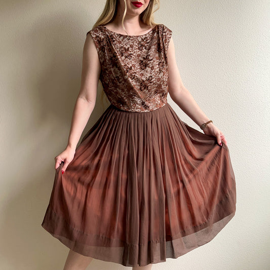 1950s Brown Chiffon Dress With Lace Bodice (M/L)