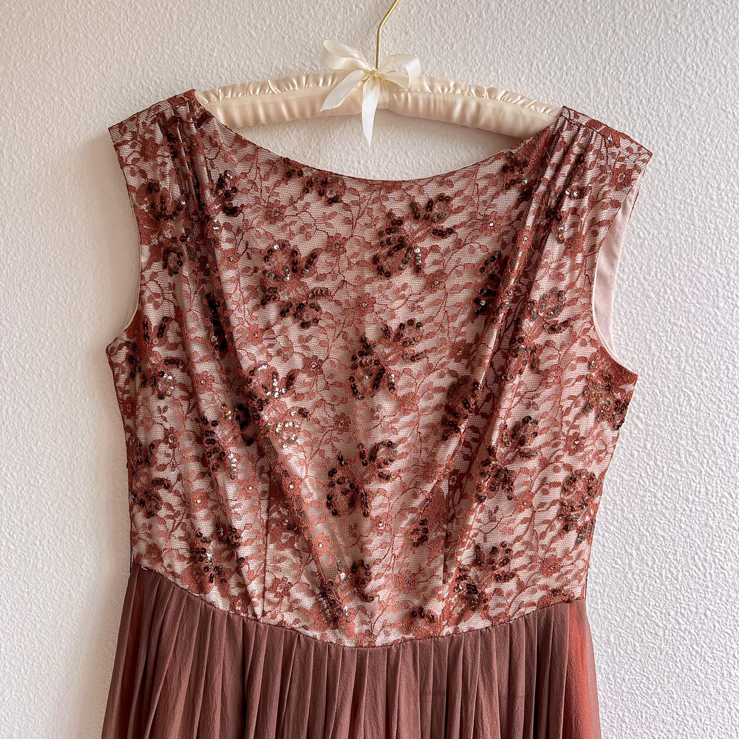1950s Brown Chiffon Dress With Lace Bodice (M/L)