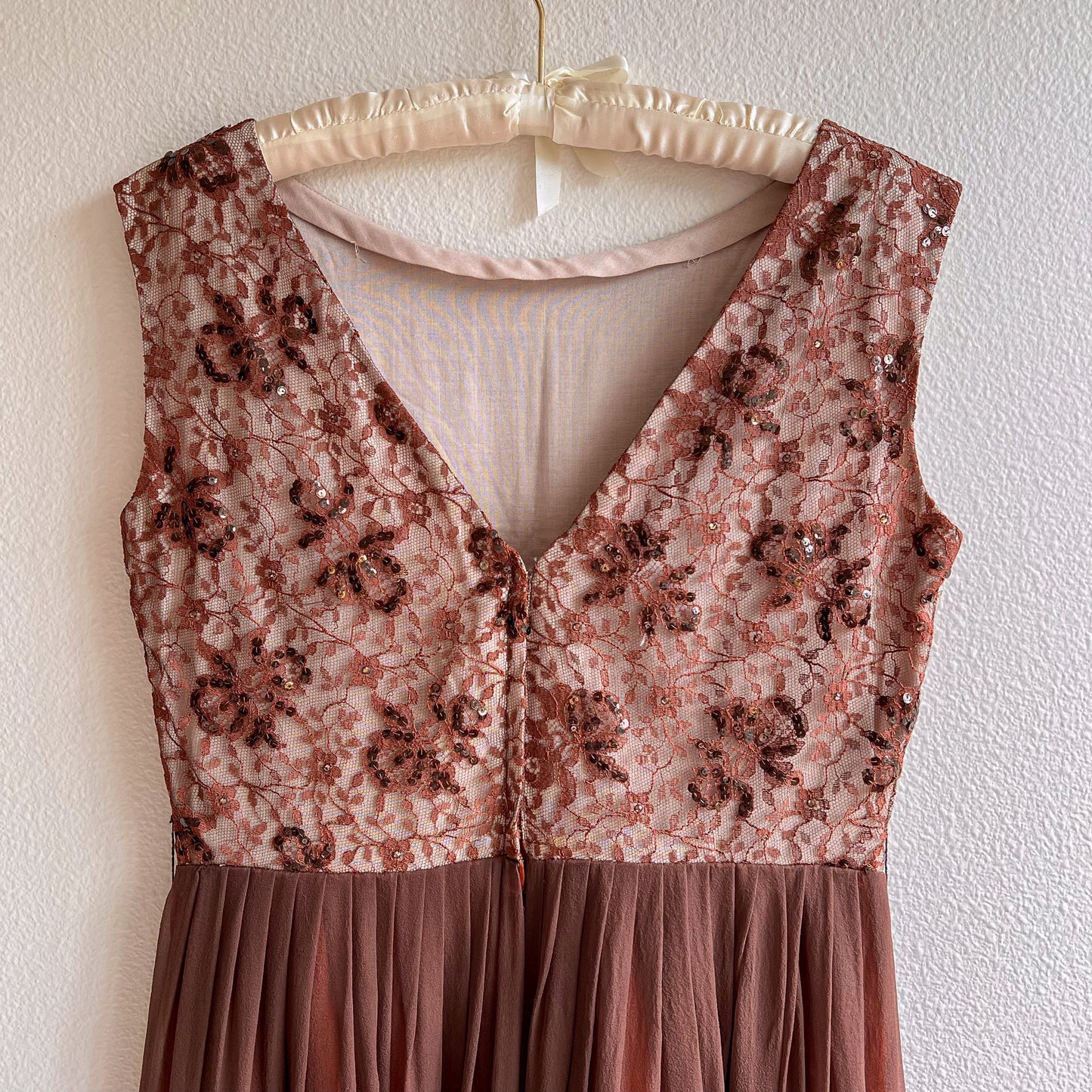 1950s Brown Chiffon Dress With Lace Bodice (M/L)