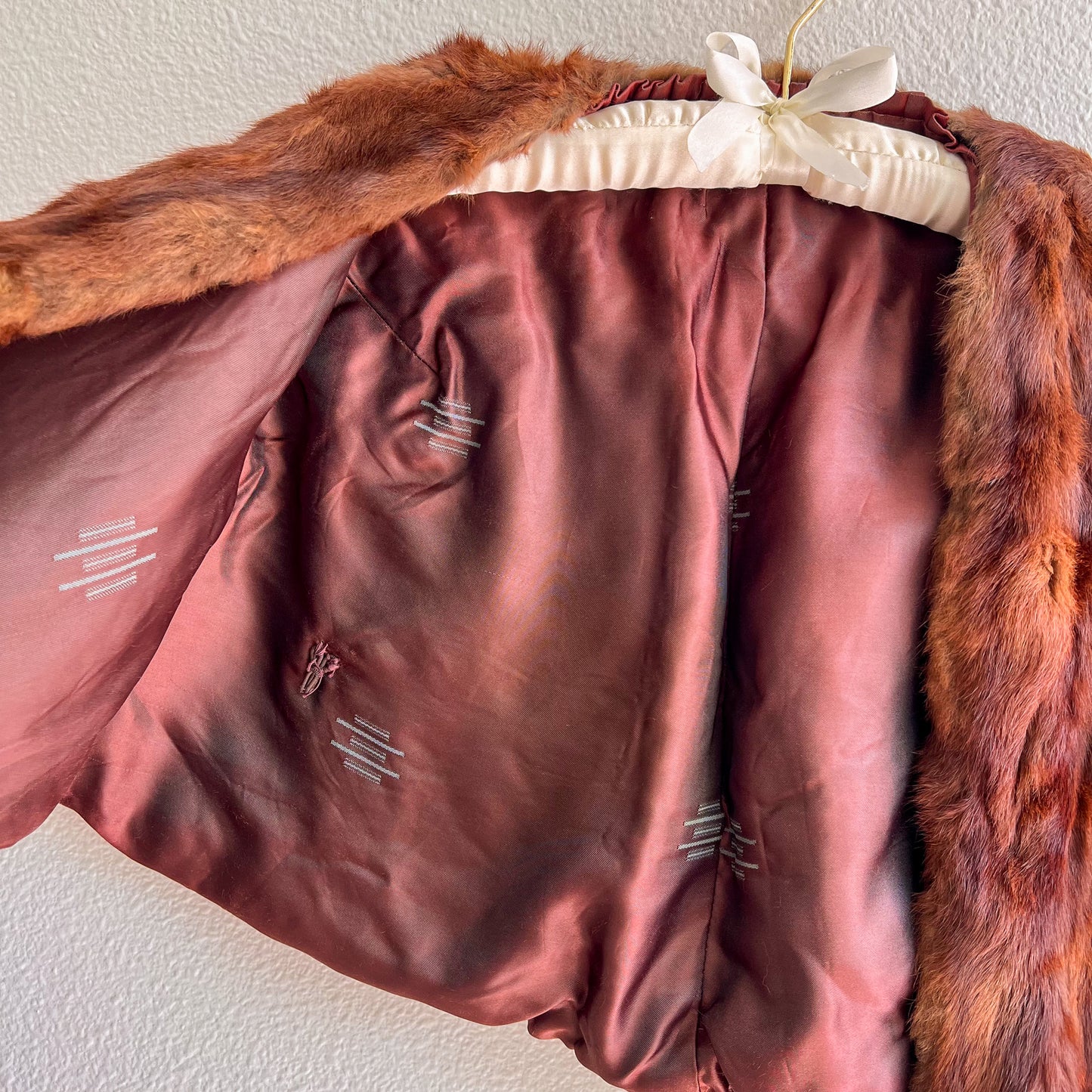 1950s Brown Mink Fur Shawl With Chocolate Silk Lining (S/M)