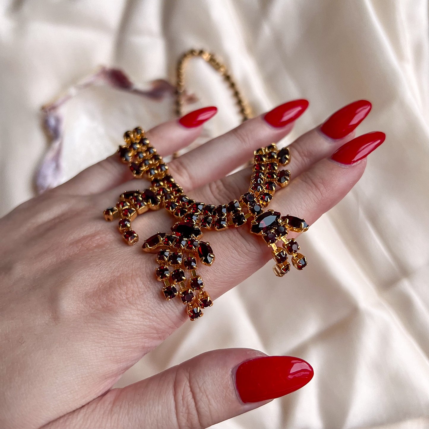 1950s Dark Red Ruby Gemstone Necklace