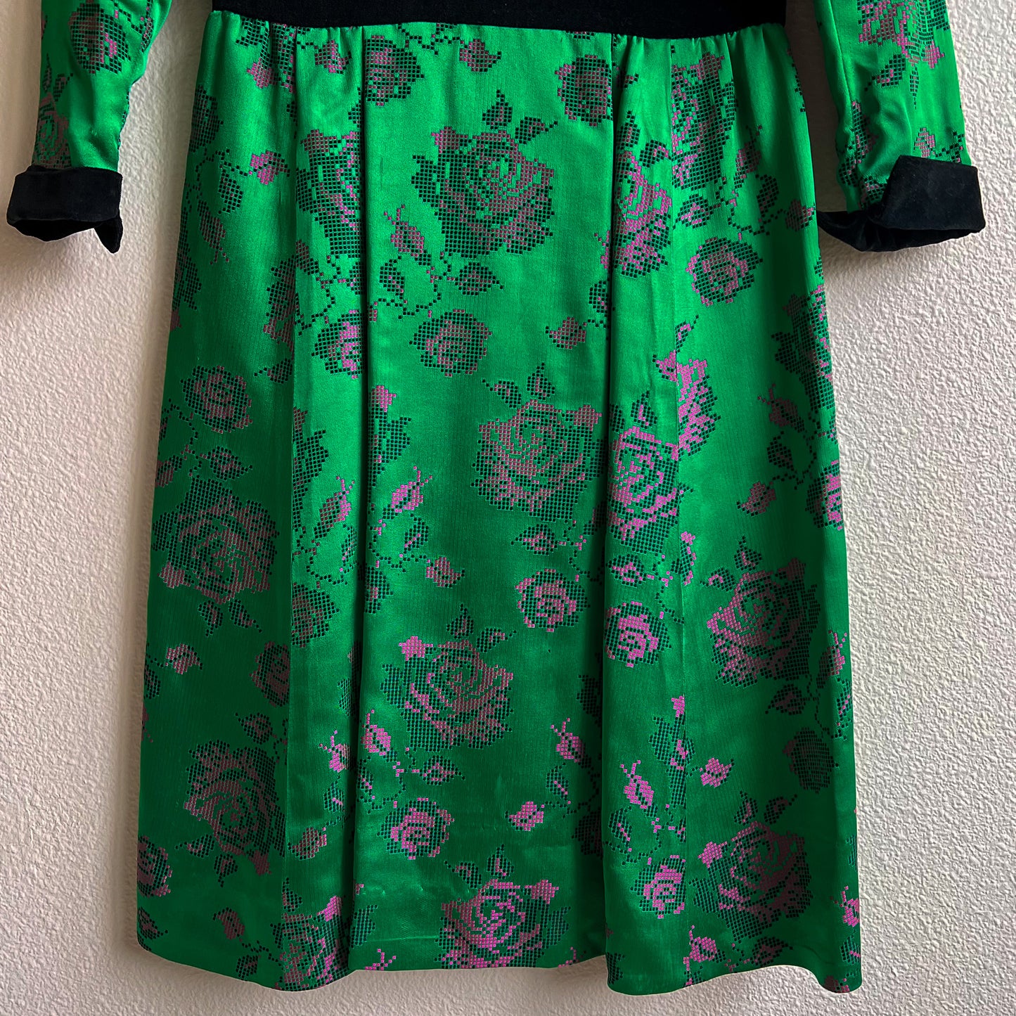 1950s Emerald Satin Dress With Pink Florals (M)