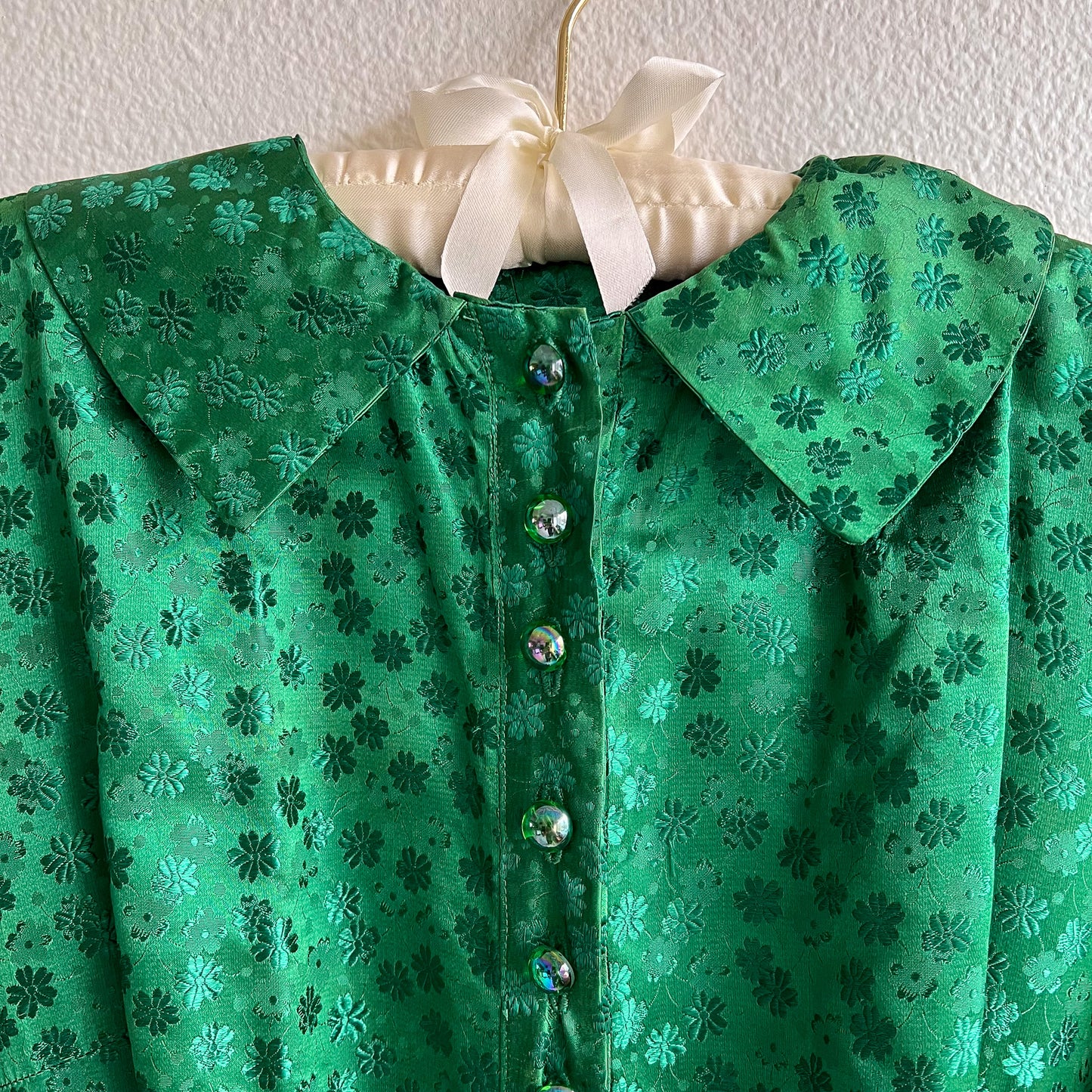 Glamorous 1950s Emerald Green Silk Dress With Glass Buttons (XS)