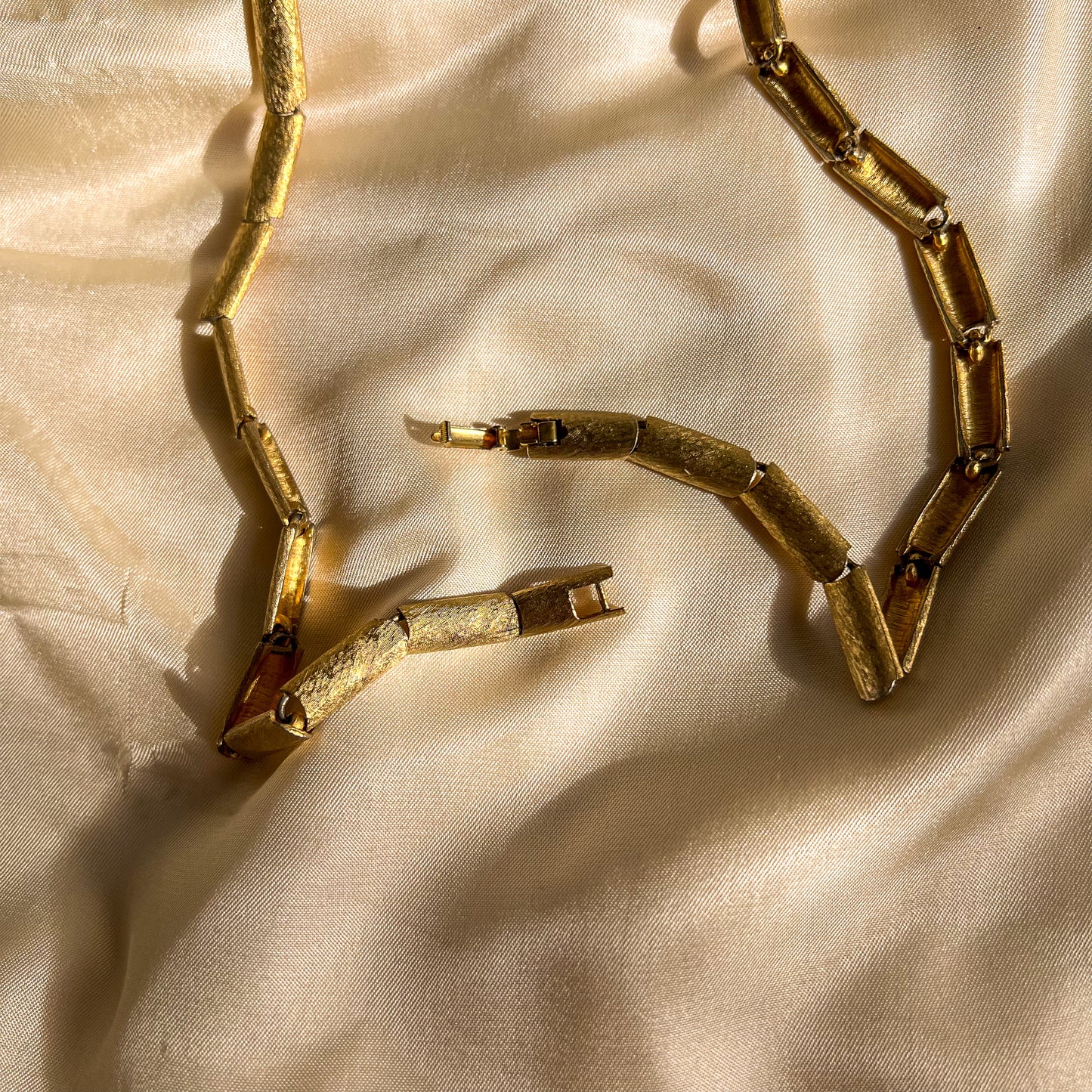 1950s Gold-Tone Necklace With Large Pearl Pendant