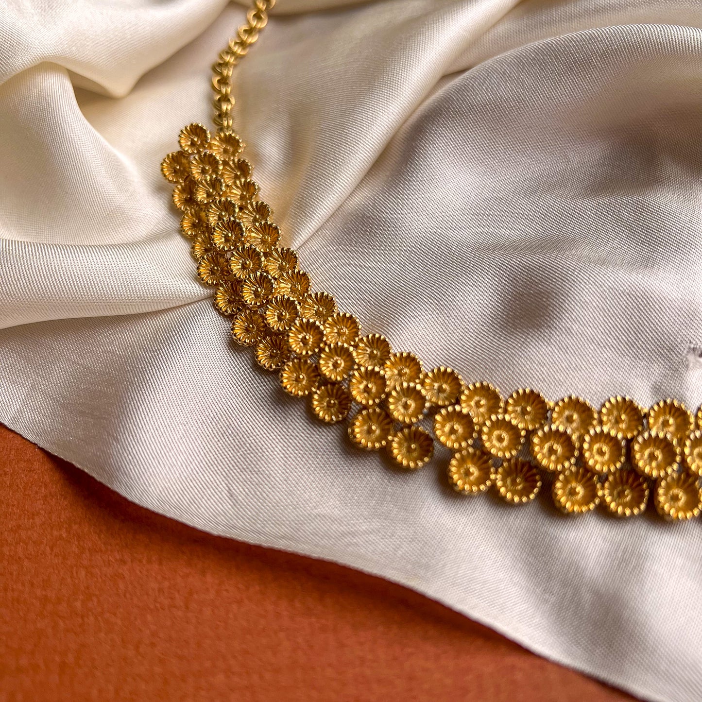 1950s Gold Collar Necklace With Layered Tiny Flowers