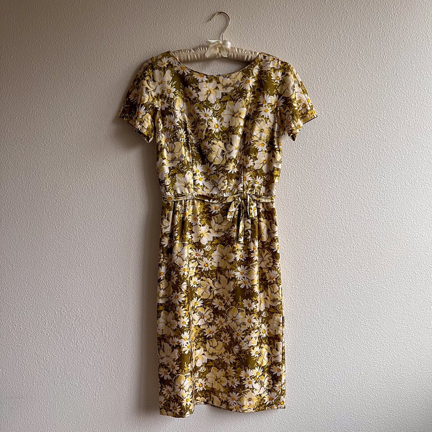 1950s Green Silk Dress With White Daisy Print (S)