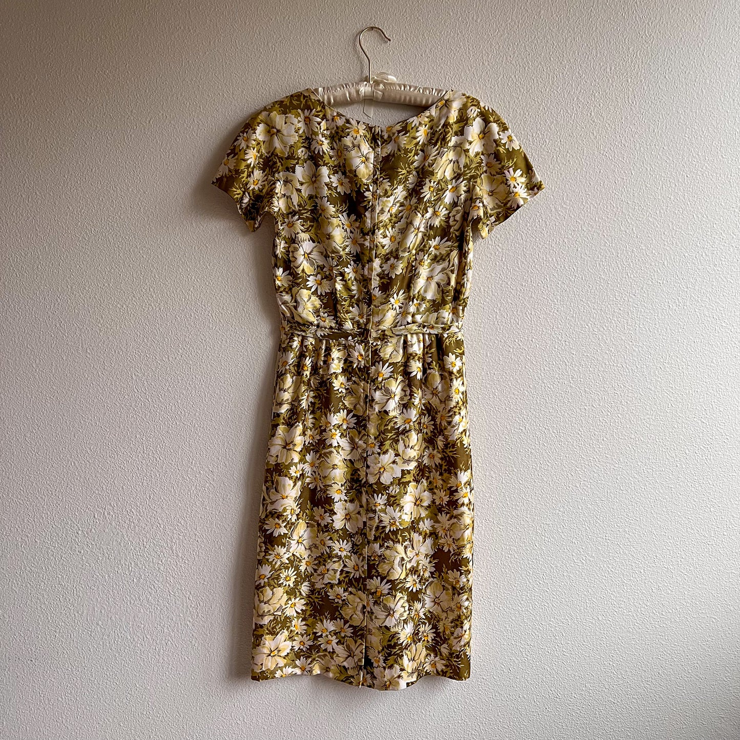 1950s Green Silk Dress With White Daisy Print (S)