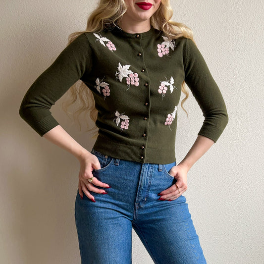 Adorable 1950s Forest Green Cardigan With Grape Embroidery (XS)