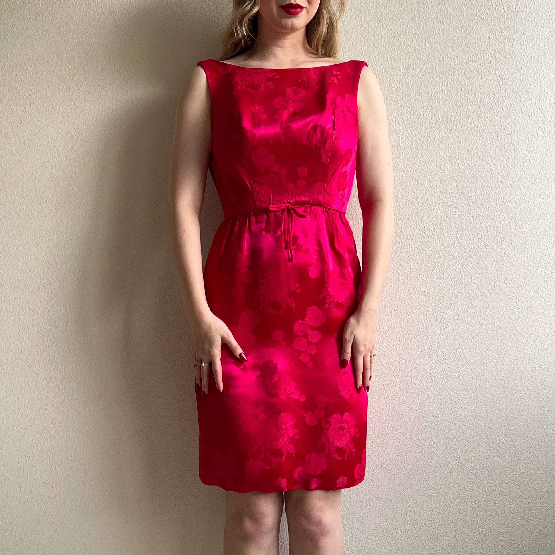 pink silk dress vintage Reserved 1940s Crepe - M/L low cut Flattering gathered bust Zipper closure up the back Slight stretch Straps have been taken up slightly Vicky Tiel Couture Hot Pink