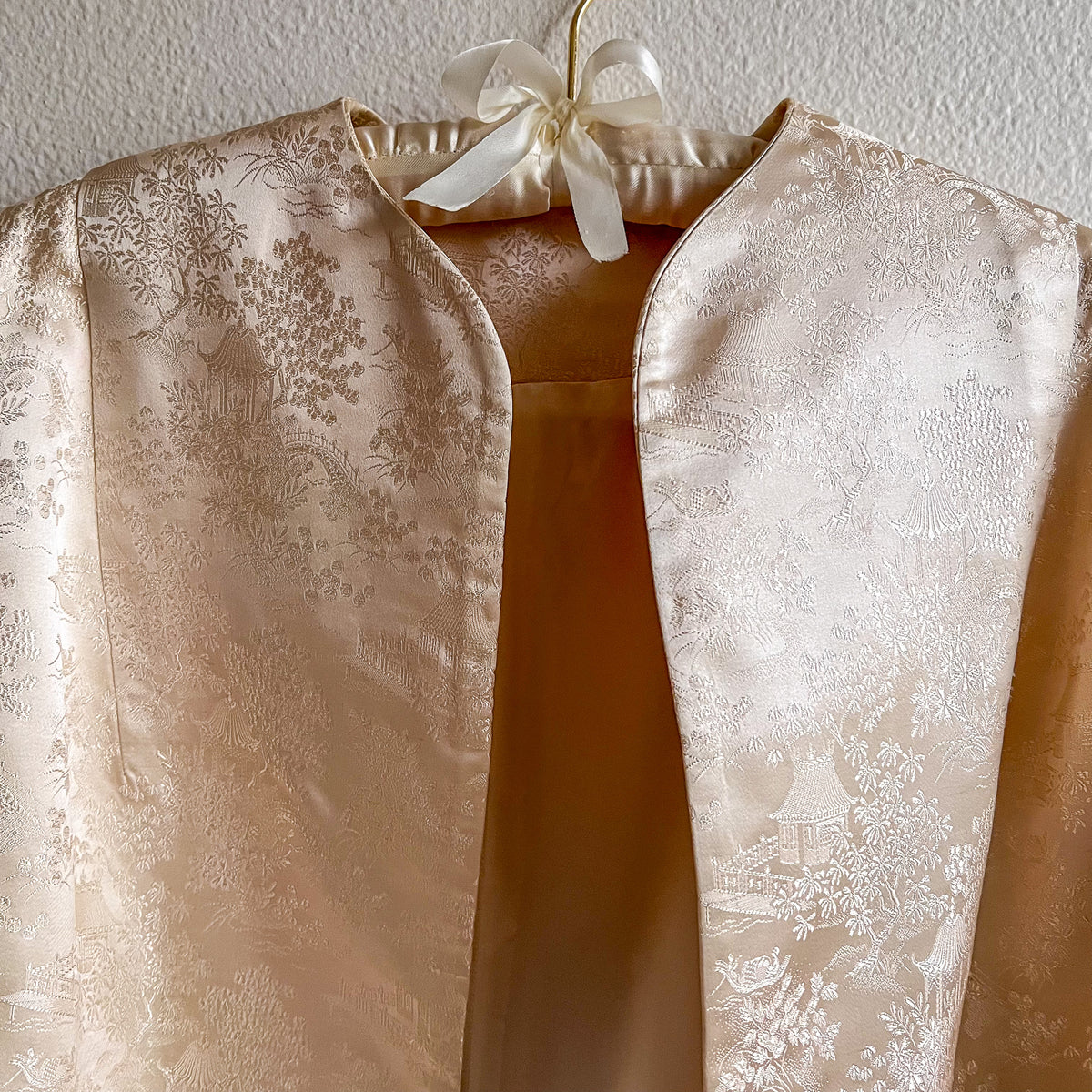 1950s Ivory Silk Jacquard Open Coat (M/L)