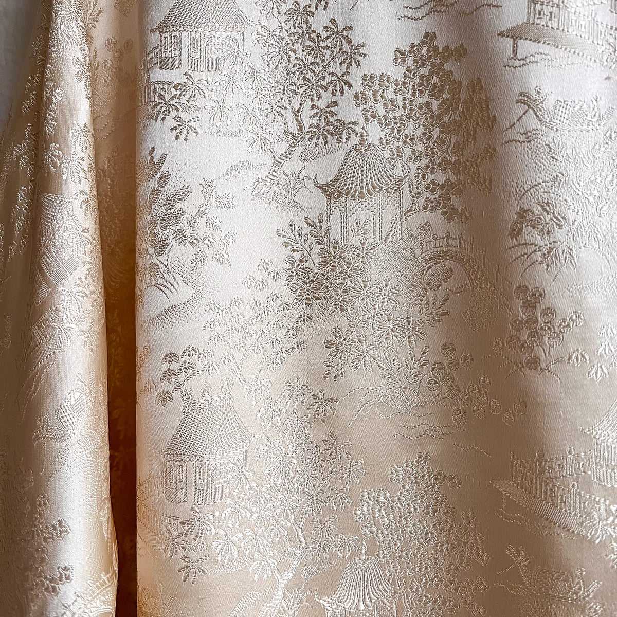 1950s Ivory Silk Jacquard Open Coat (M/L)