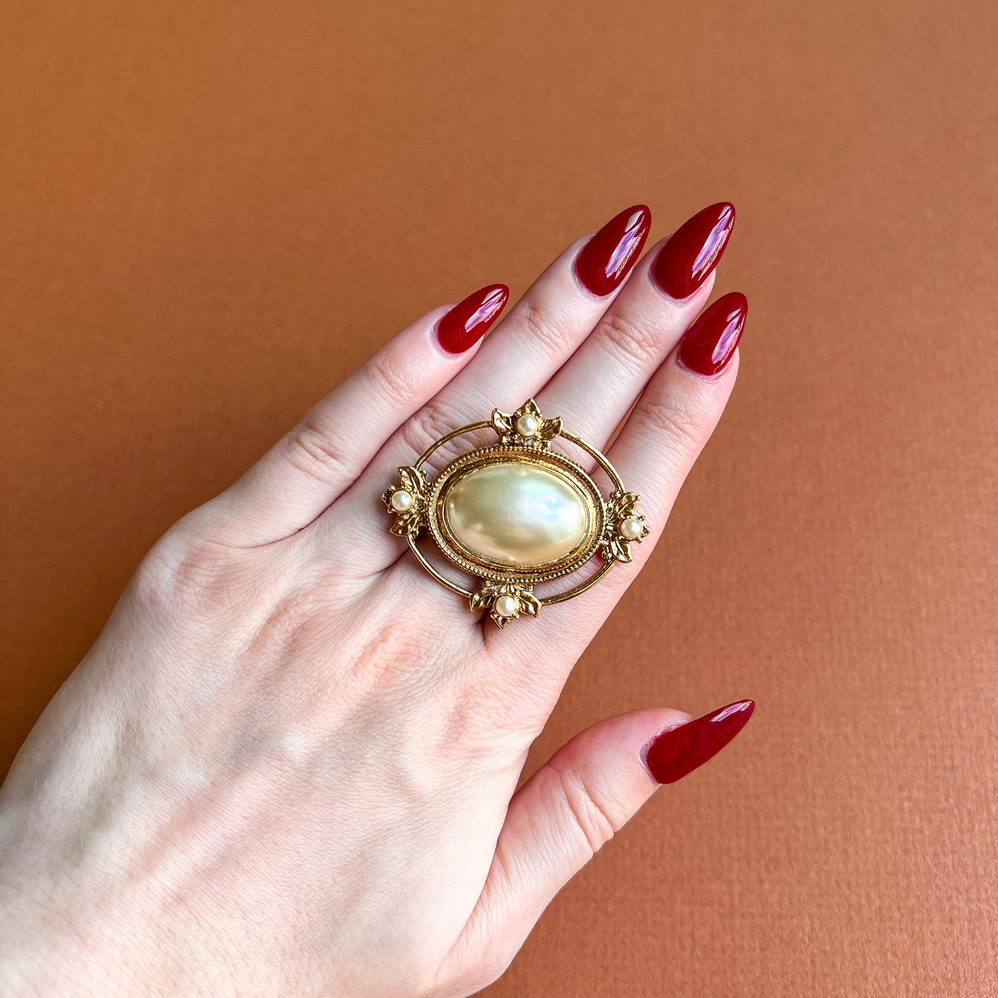 1950s Large Faux Pearl Brooch