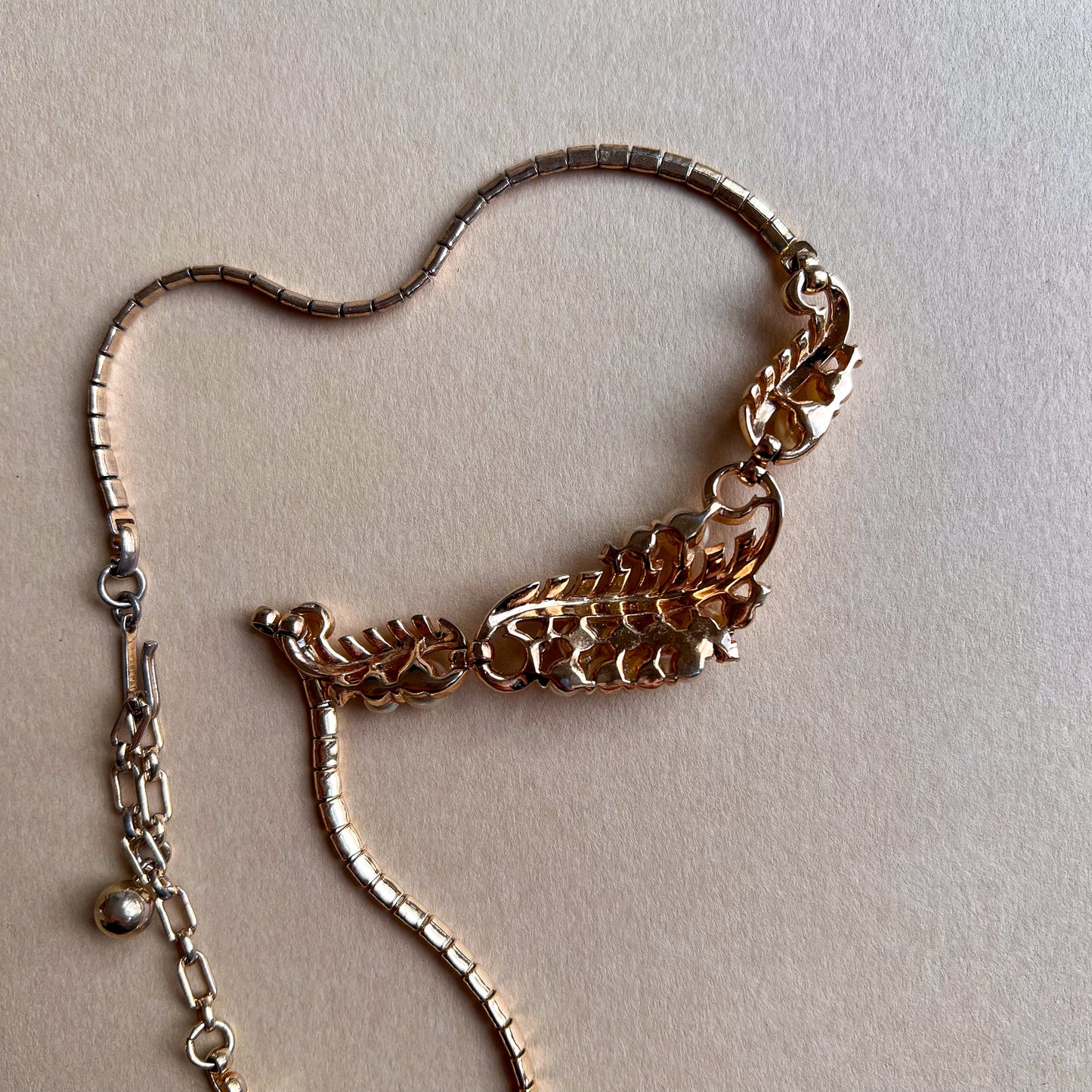 1950s Pearls and Gold Swirls Choker Necklace