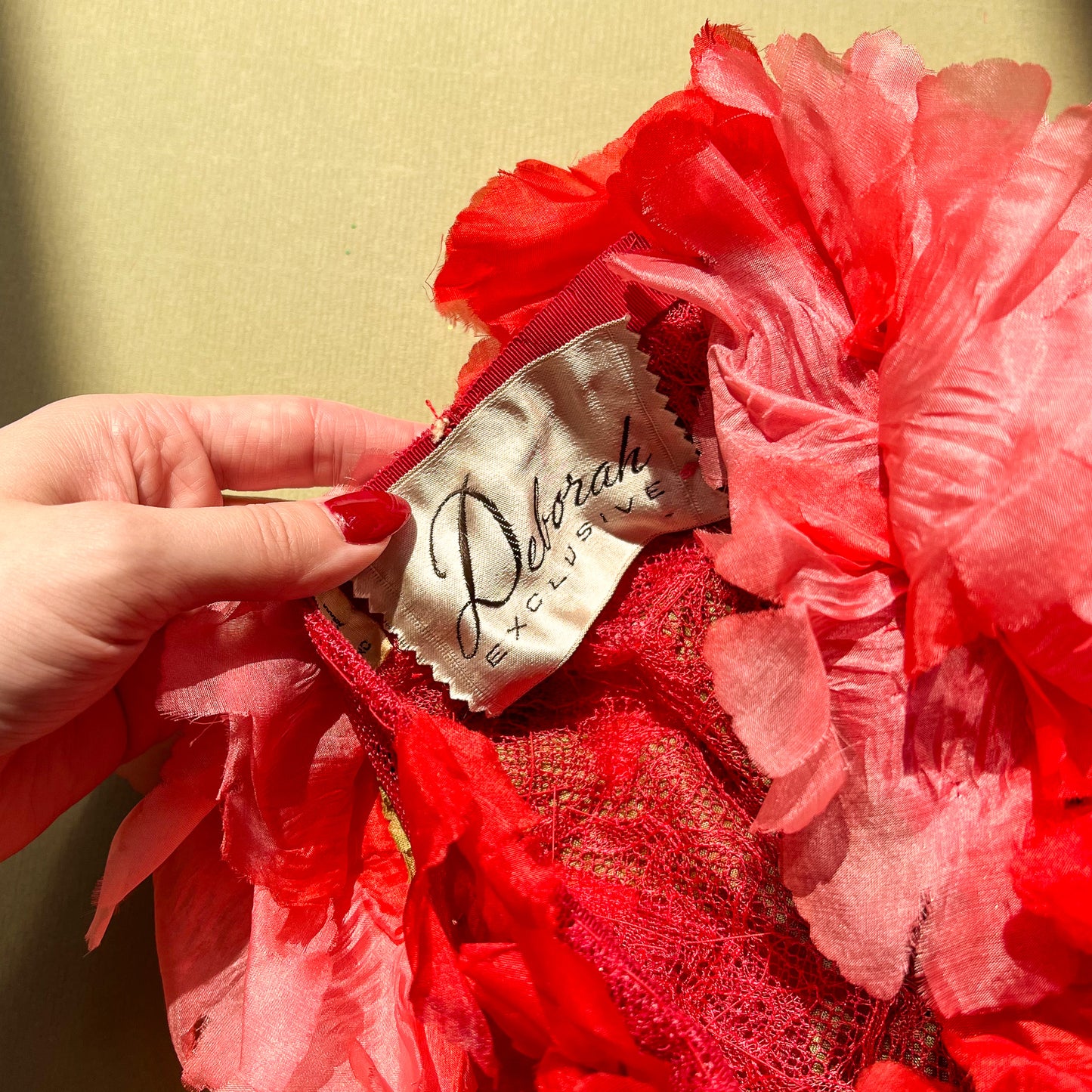 1950s Red and Pink Chiffon Flowers Hat