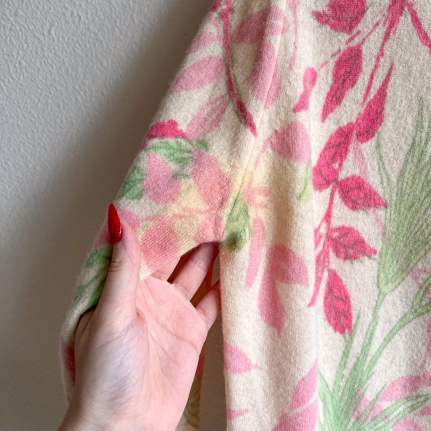 1950s Pink and Green Leaves Pattern Cardigan (S/M)