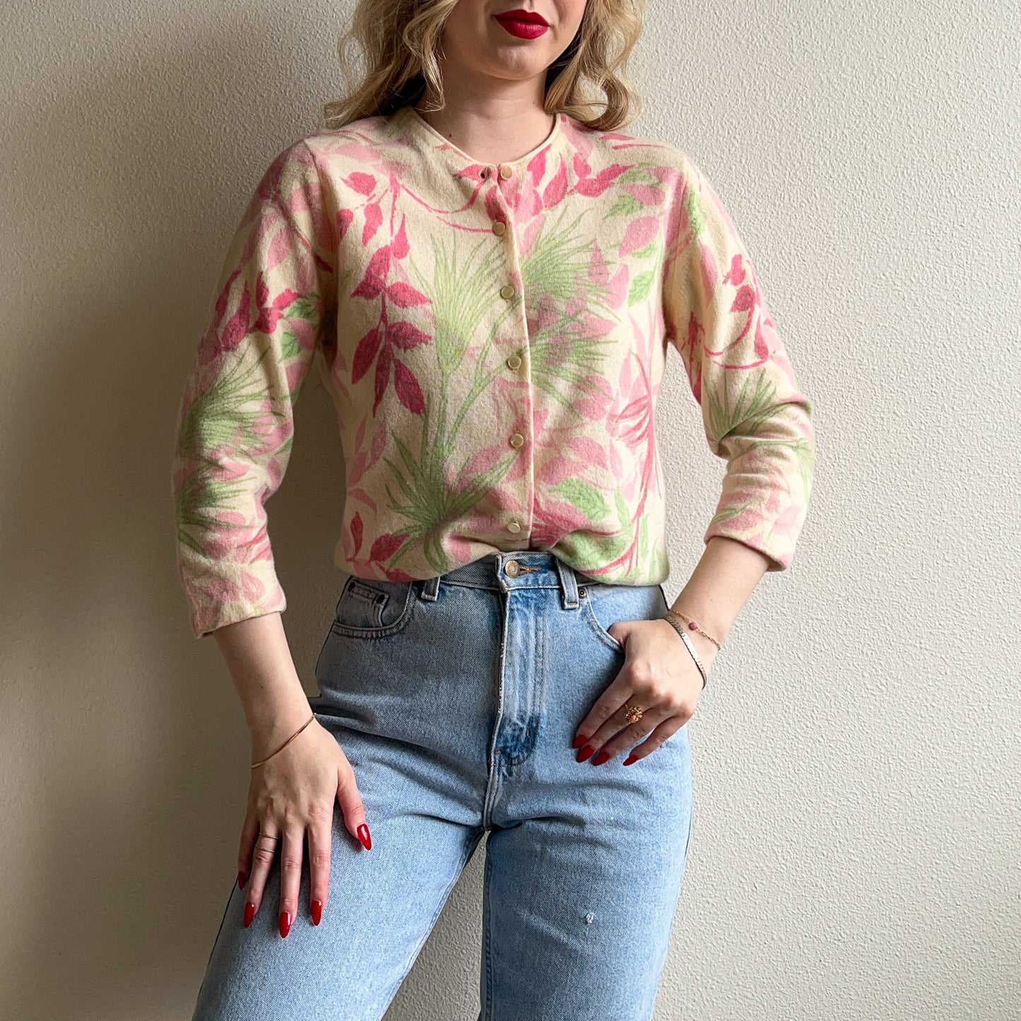 1950s Pink and Green Leaves Pattern Cardigan (S/M)