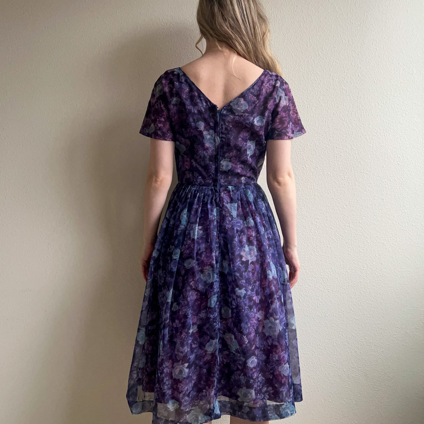 1950s Deep Purple Floral Chiffon Party Dress (M)