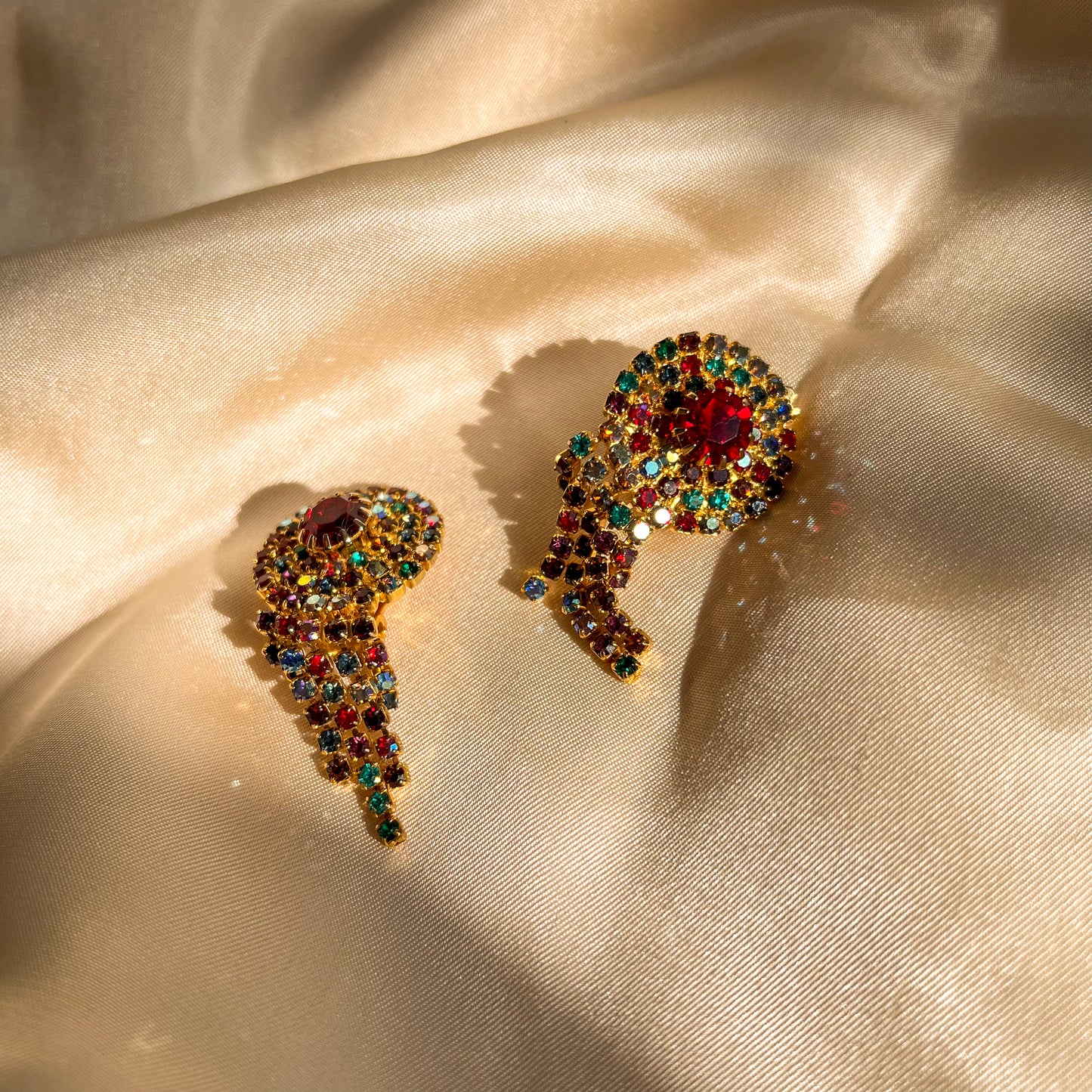 1950s Red and Green Rhinestone Fringe Clip-On Earrings