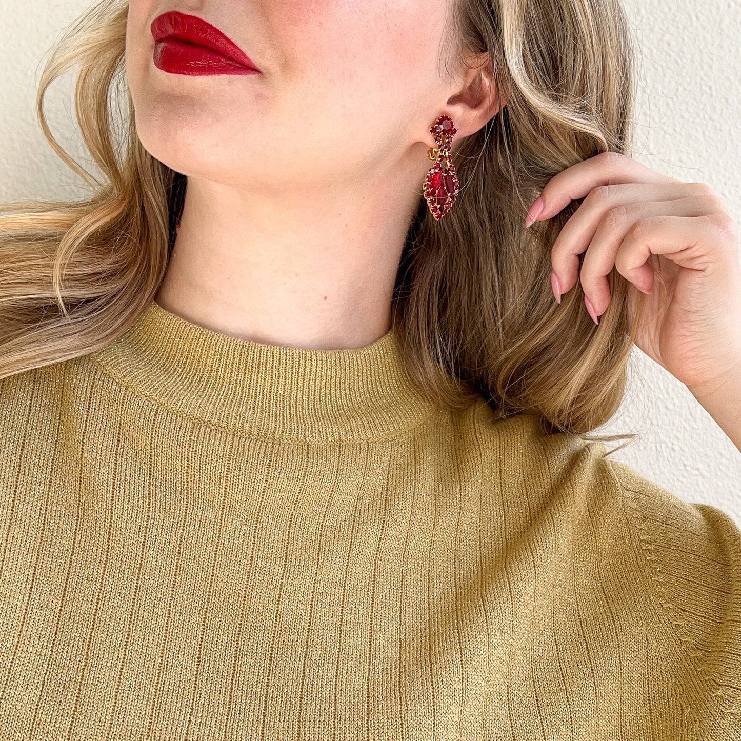 1950s Rich Red Rhinestone Clip-On Earrings