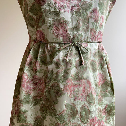Charming 1950s Rose Print Sheath Cocktail Dress (S/M)