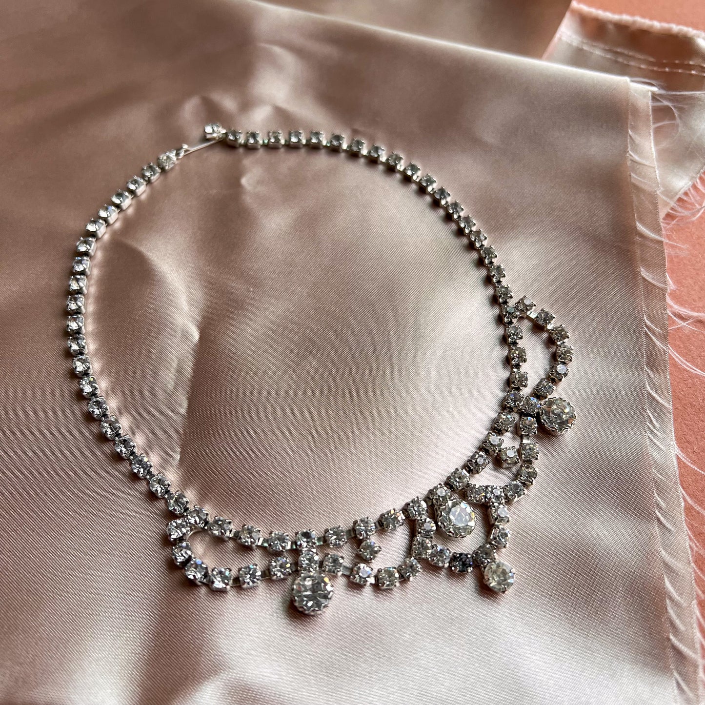 1950s Scalloped Rhinestone Choker Necklace