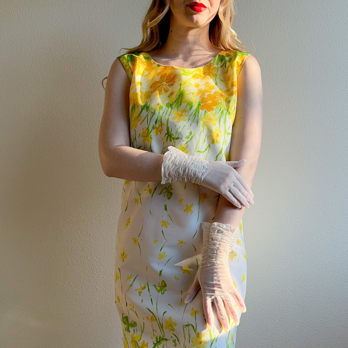 1950s Sheer White Ruched Gloves