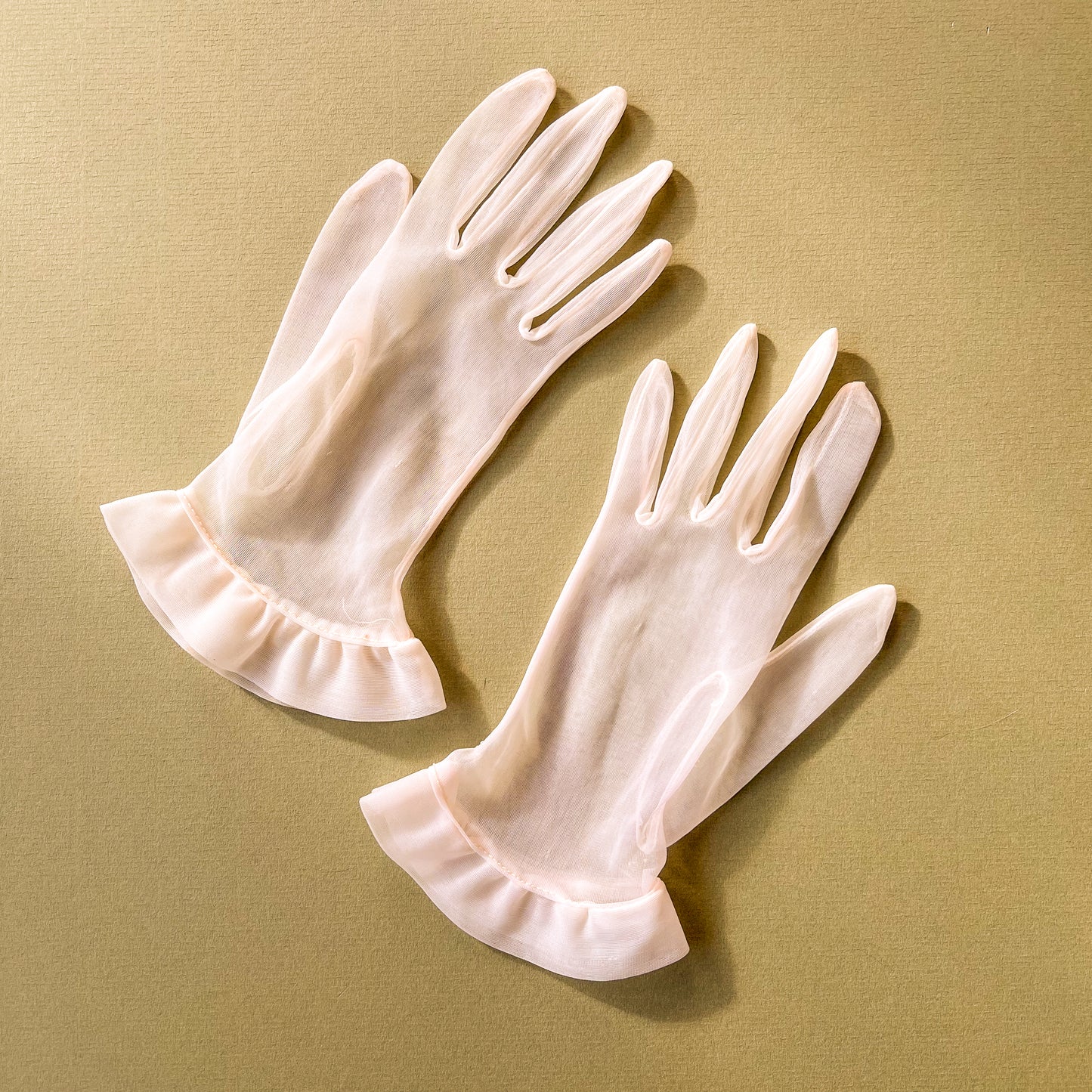 Darling 1950s Sheer White Gloves