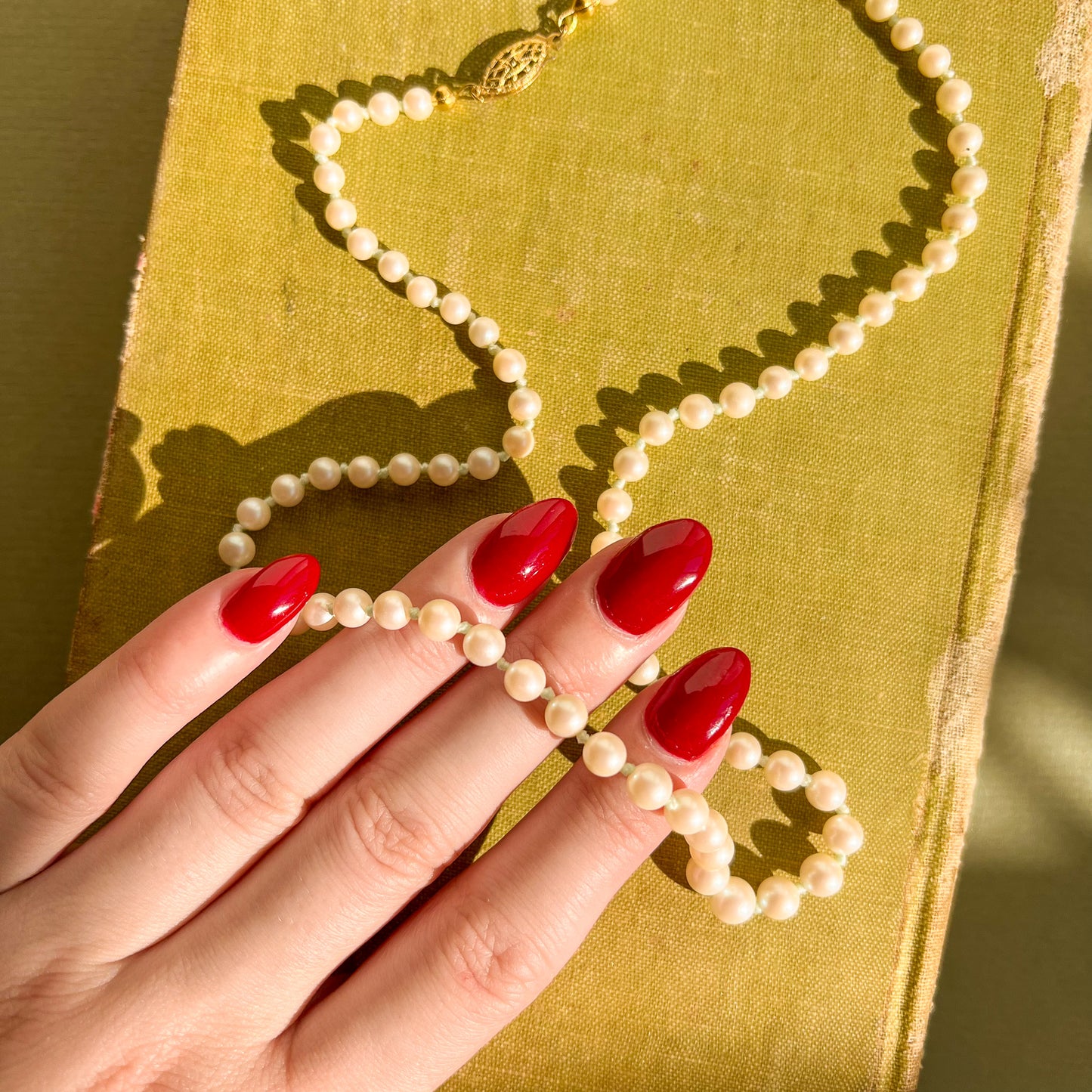 Simple 1950s Single Strand Pearl Necklace