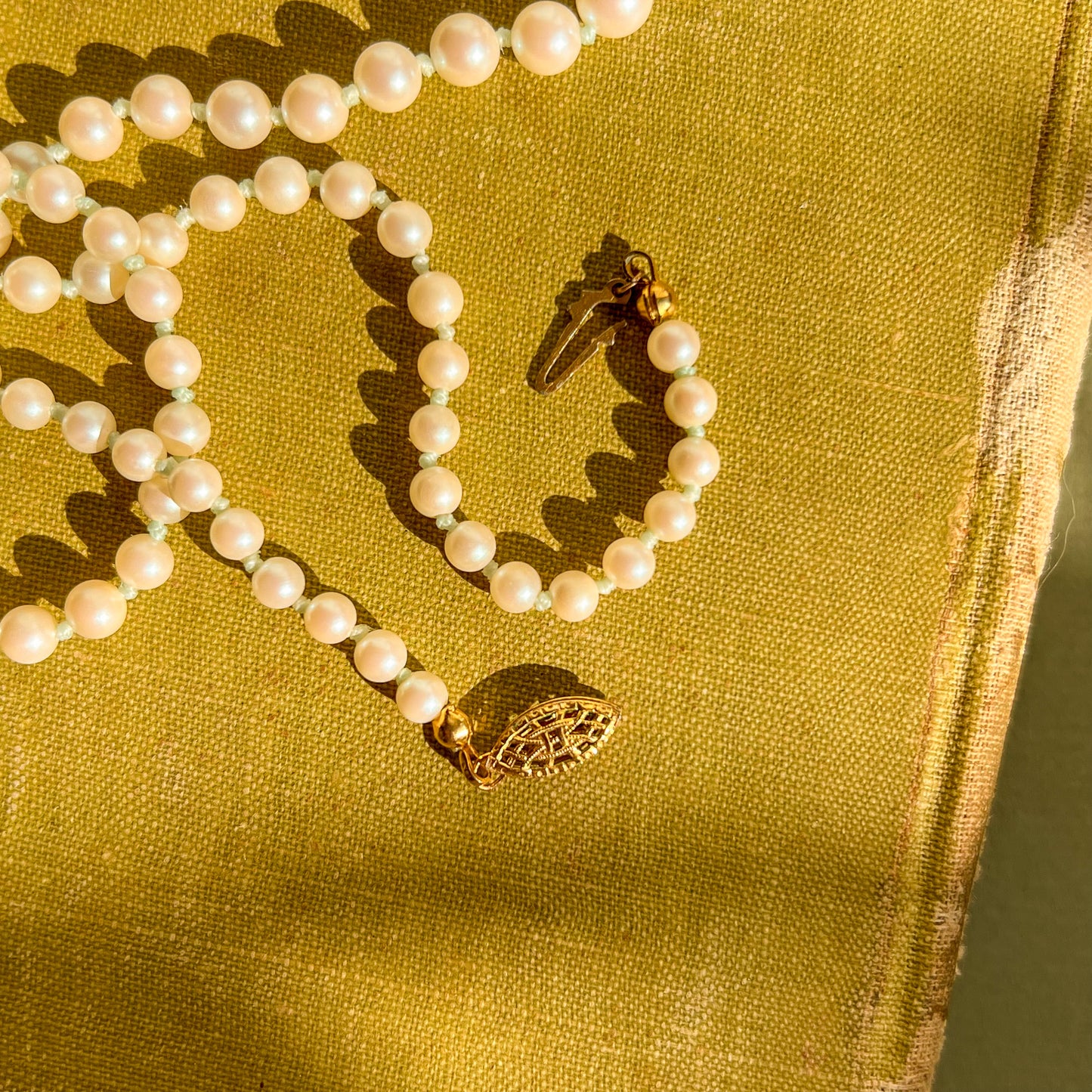 Simple 1950s Single Strand Pearl Necklace