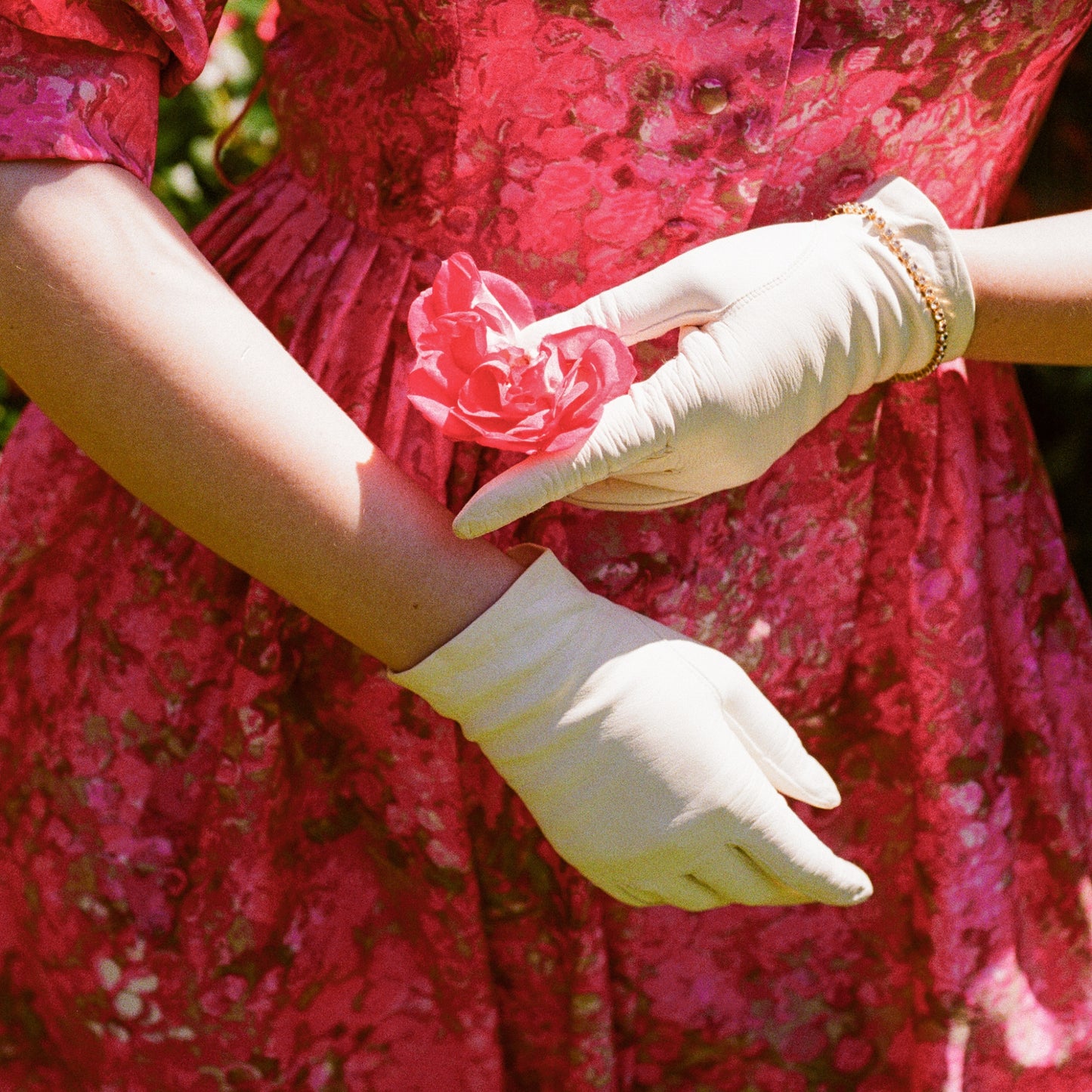 Adorable 1950s White Kid Leather Gloves