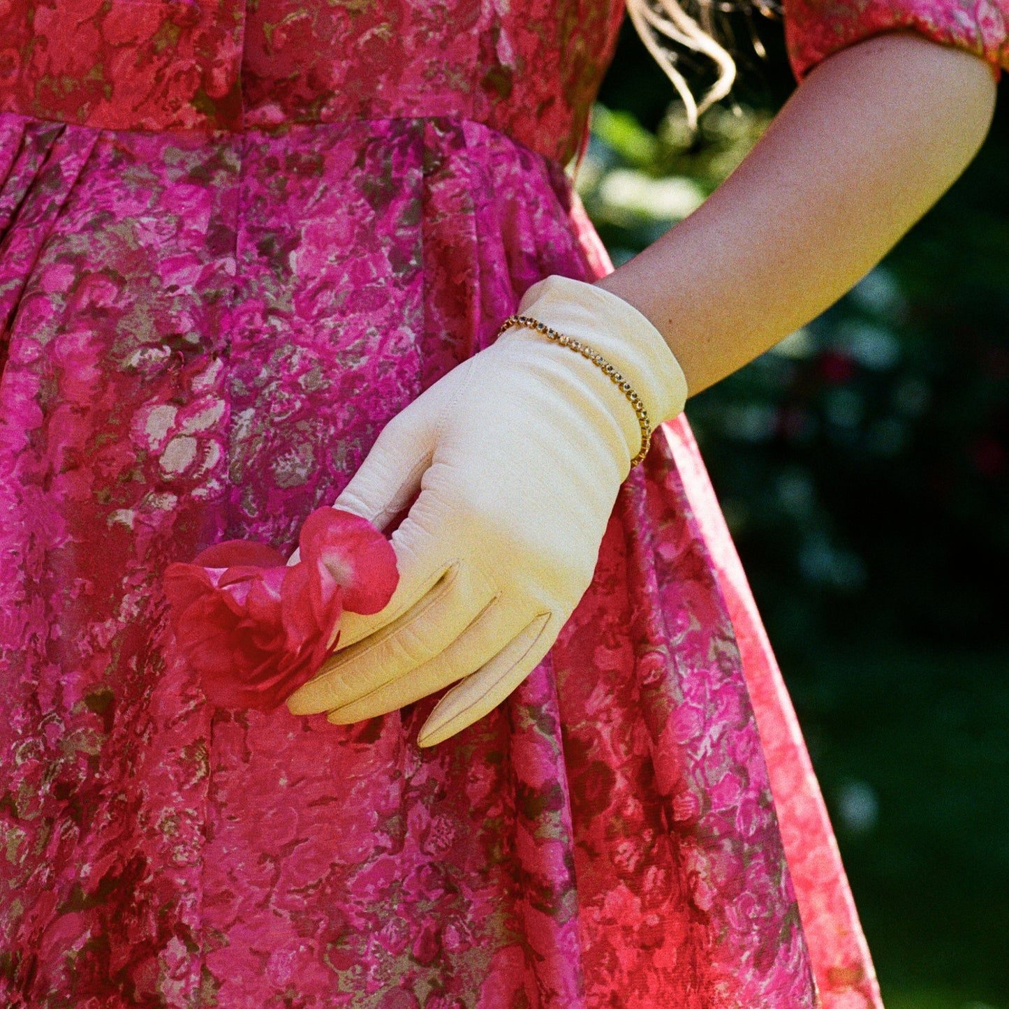 Adorable 1950s White Kid Leather Gloves