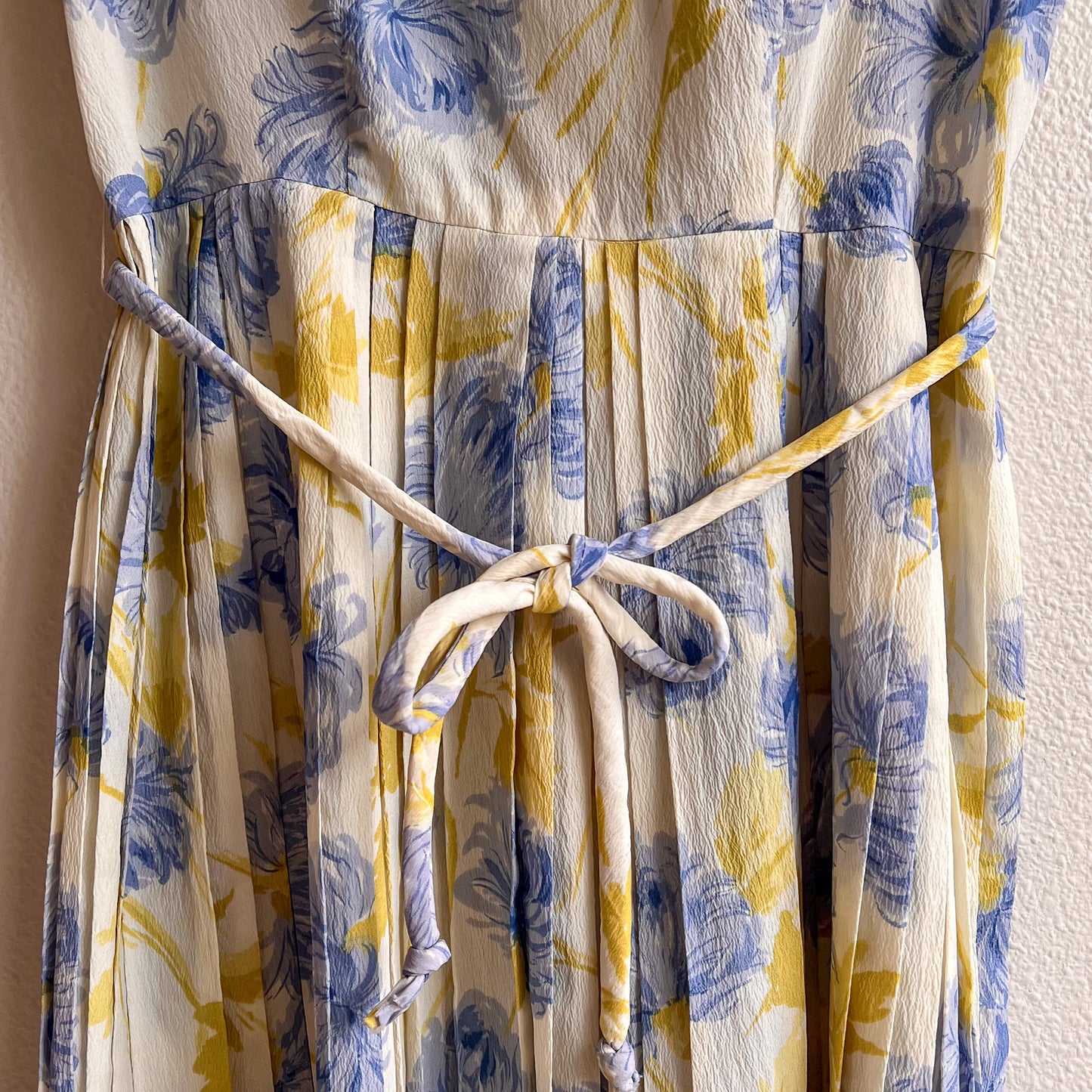 1950s White Pleated Dress With Soft Blue Florals (M)