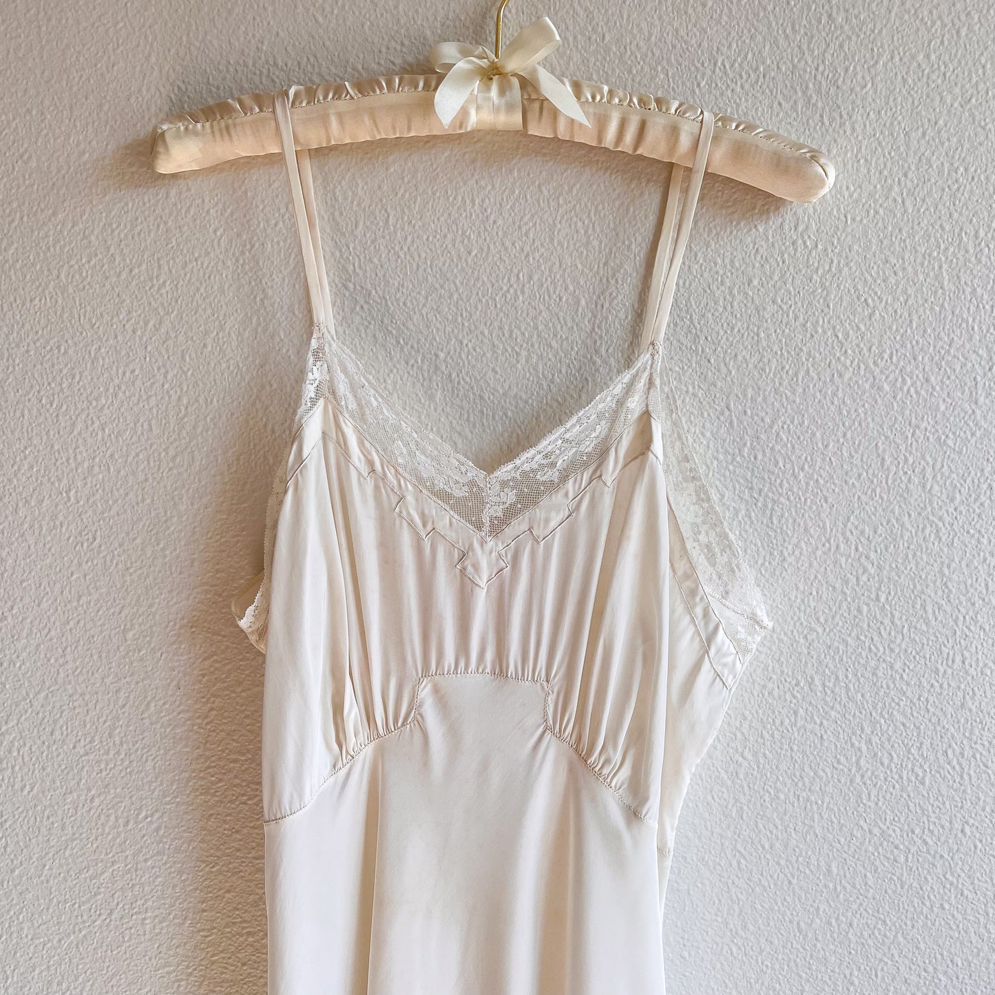 1950s White Slip Dress With Crochet Trim (S/M)