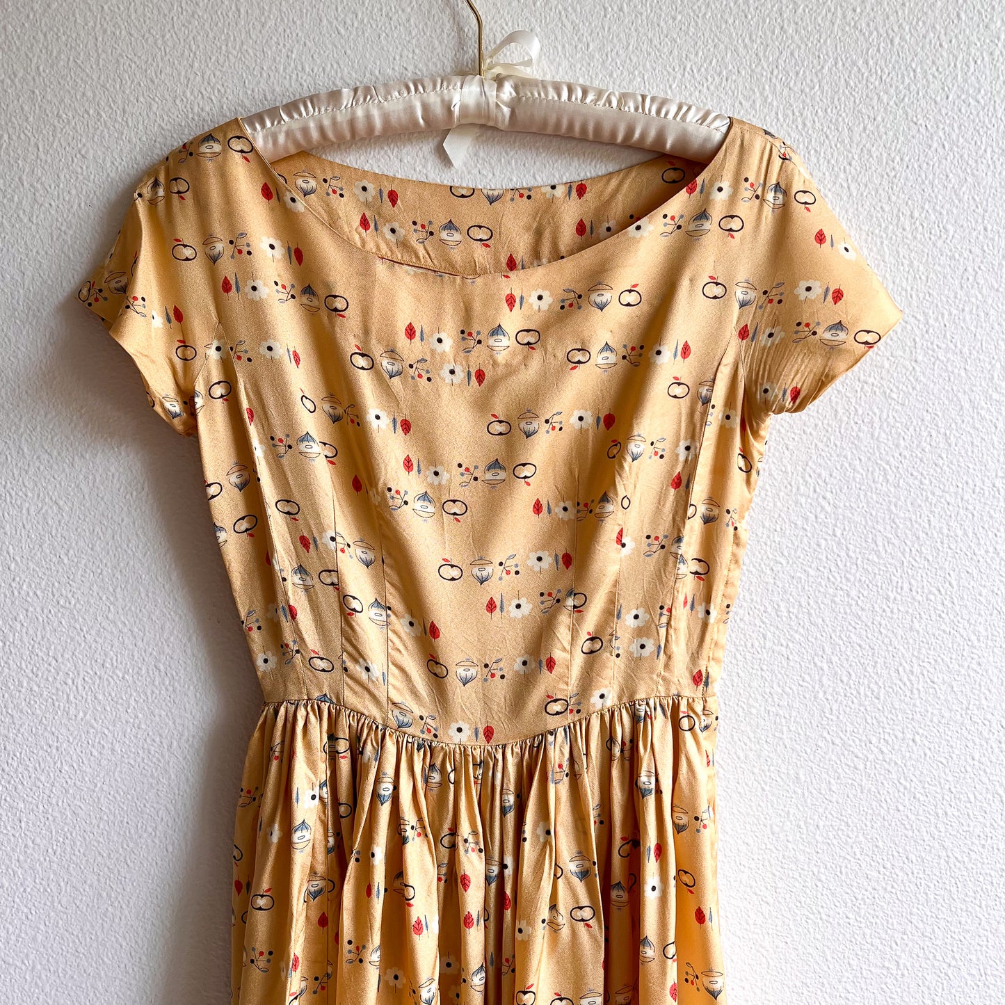 Darling 1950s Yellow Silk Dress With Delicate Print (XS)