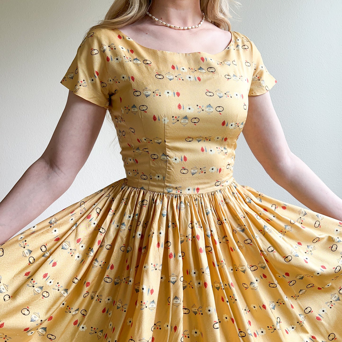 Darling 1950s Yellow Silk Dress With Delicate Print (XS)