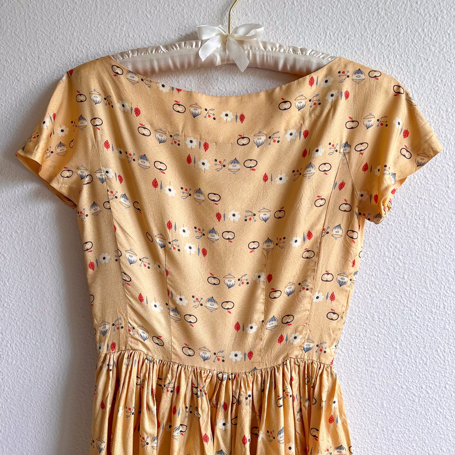 Darling 1950s Yellow Silk Dress With Delicate Print (XS)