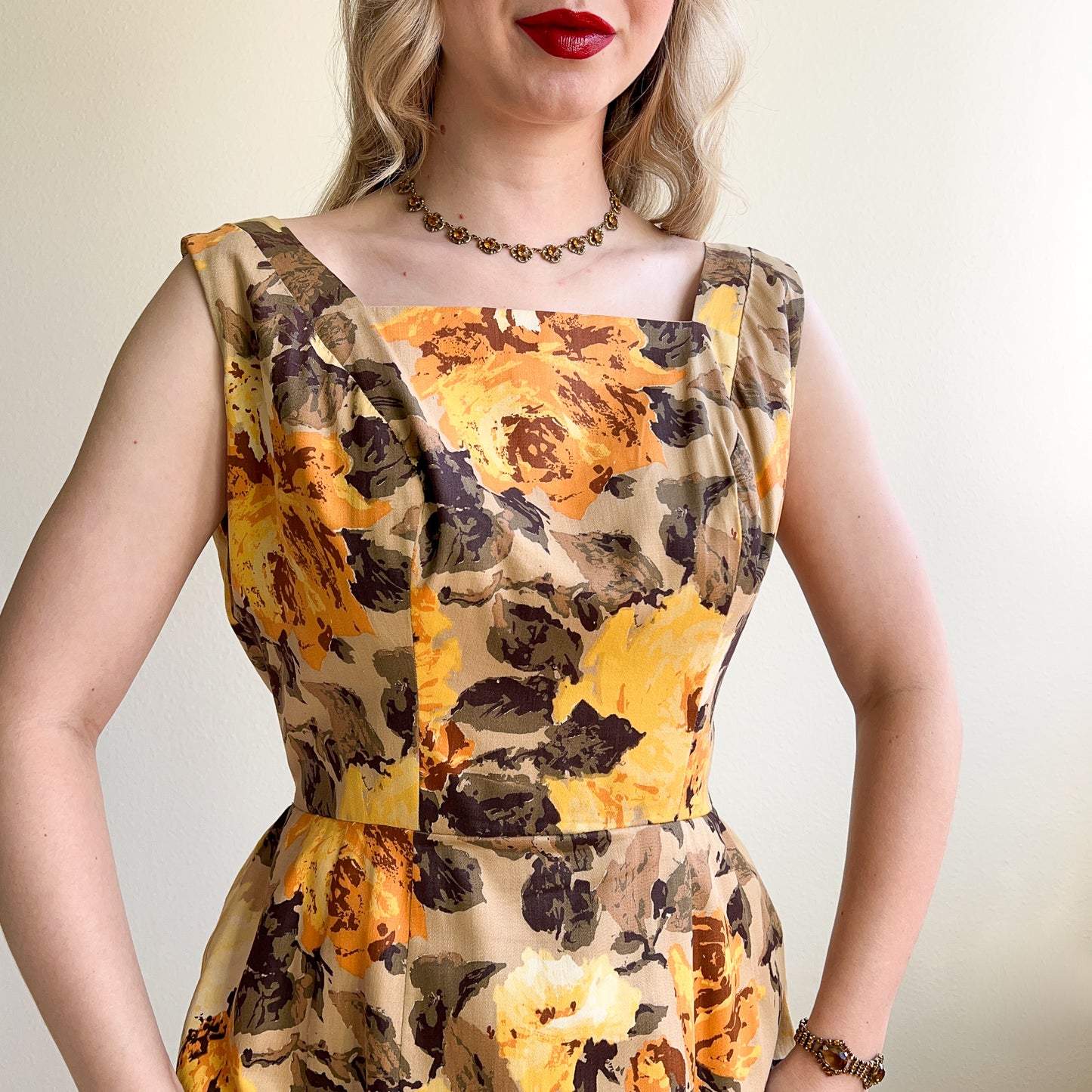 1960s Autumnal Blooming Roses Print Dress (M/L)