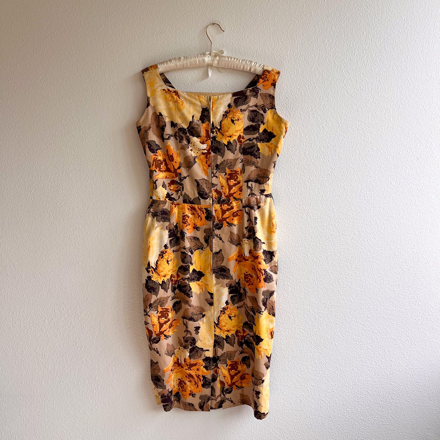 1960s Autumnal Blooming Roses Print Dress (M/L)