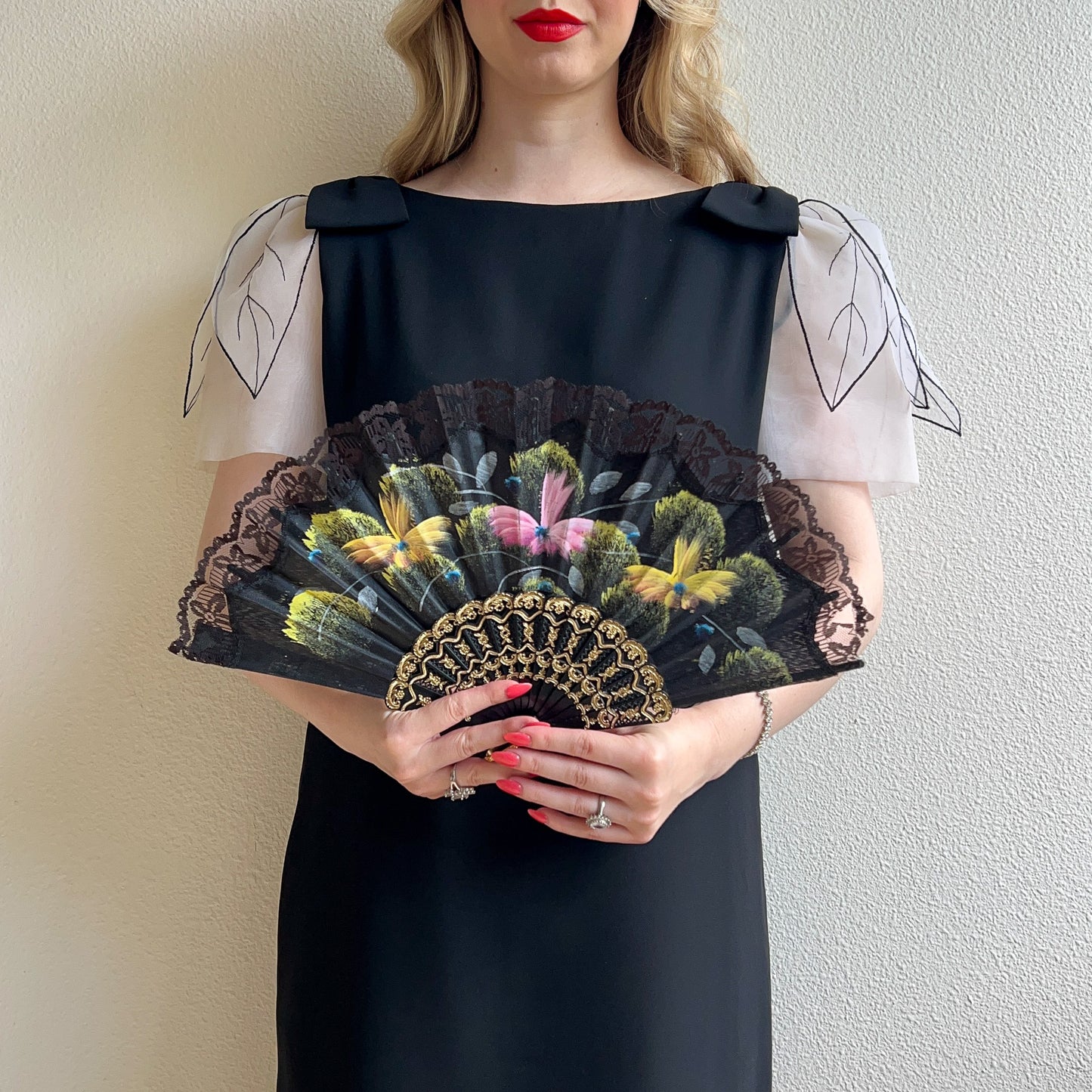 1960s Hand Painted Black Lace Fan
