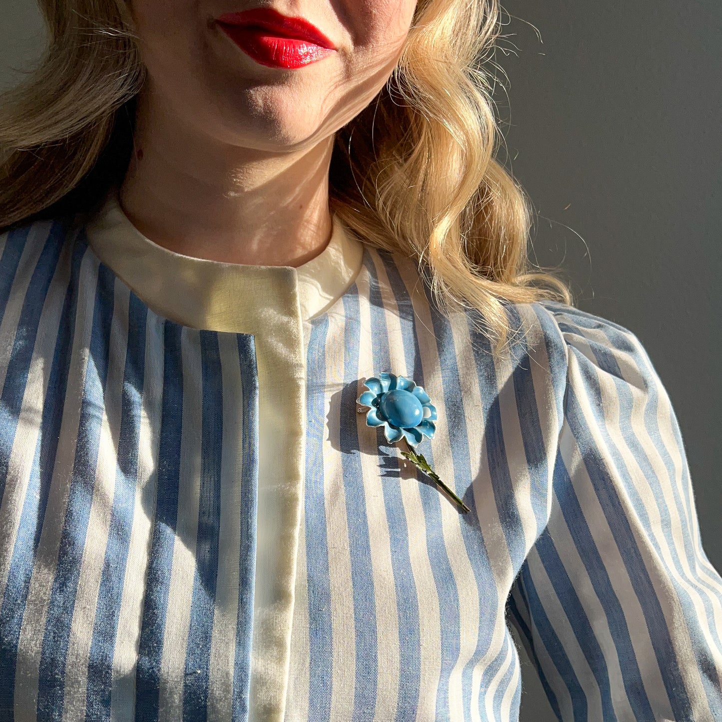 1960s Blue Daisy Flower Brooch