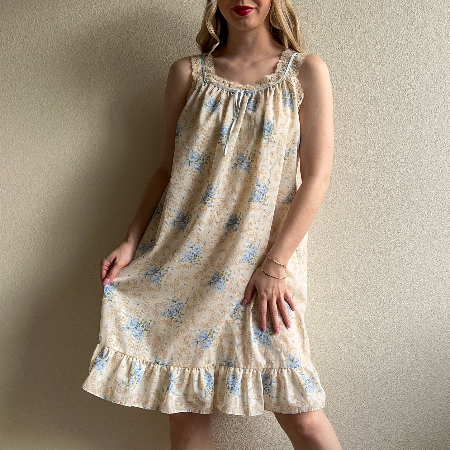 1960s Blue Floral Cotton Nightgown (M/L)