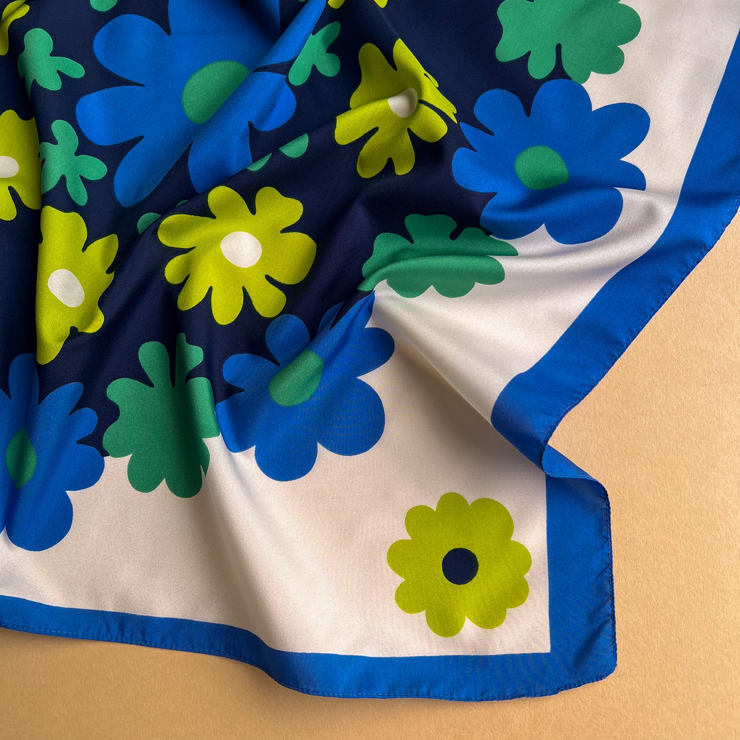 1960s Blue and Green Daisy Print Scarf