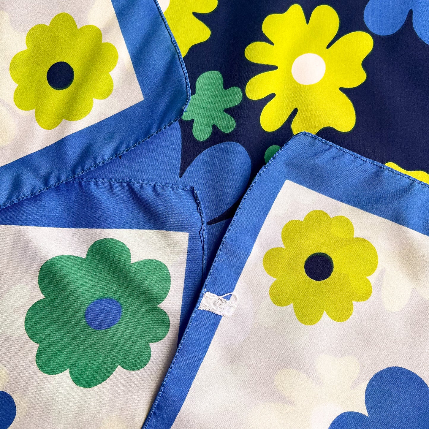 1960s Blue and Green Daisy Print Scarf