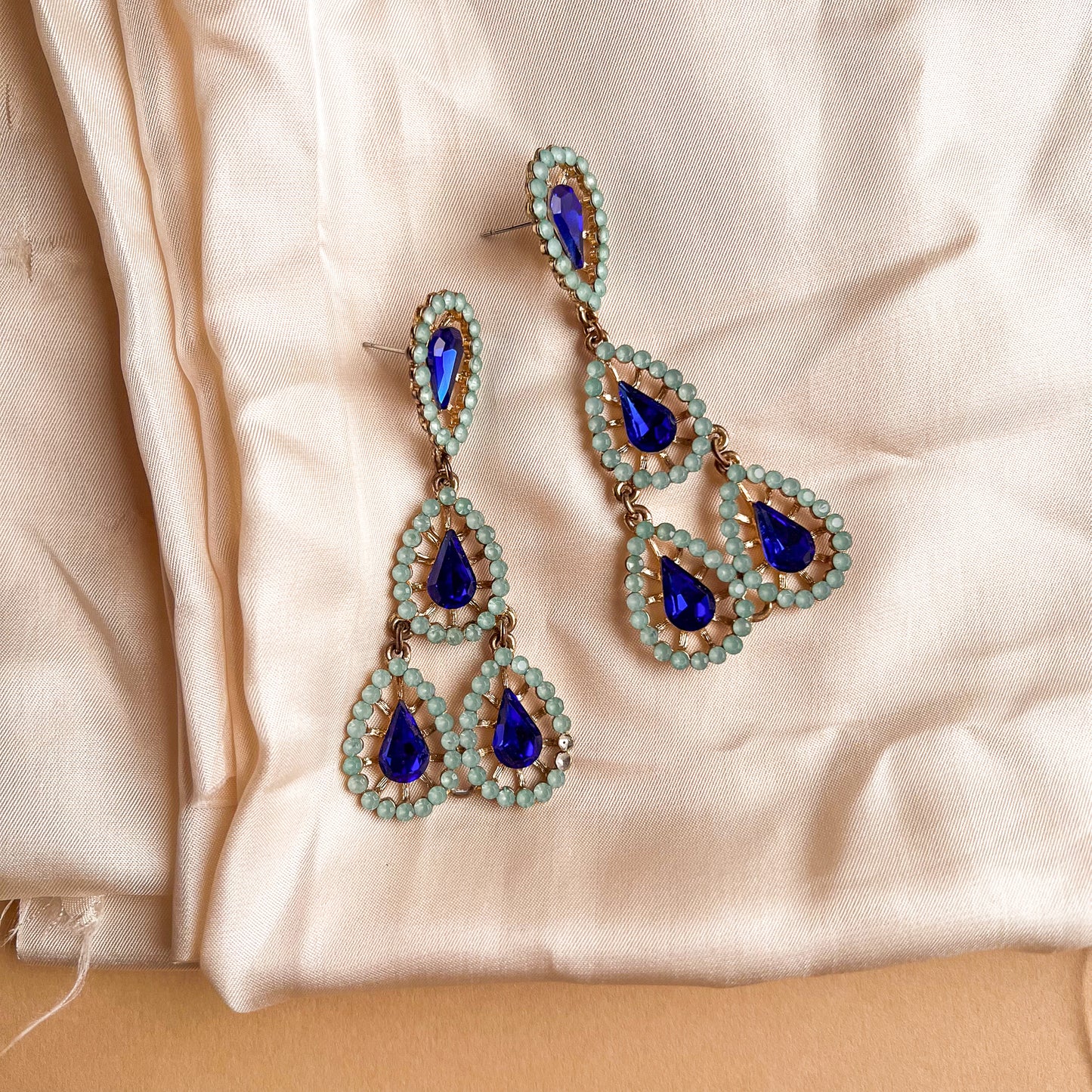 Fabulous 1960s Blue Gemstones Dangling Earrings