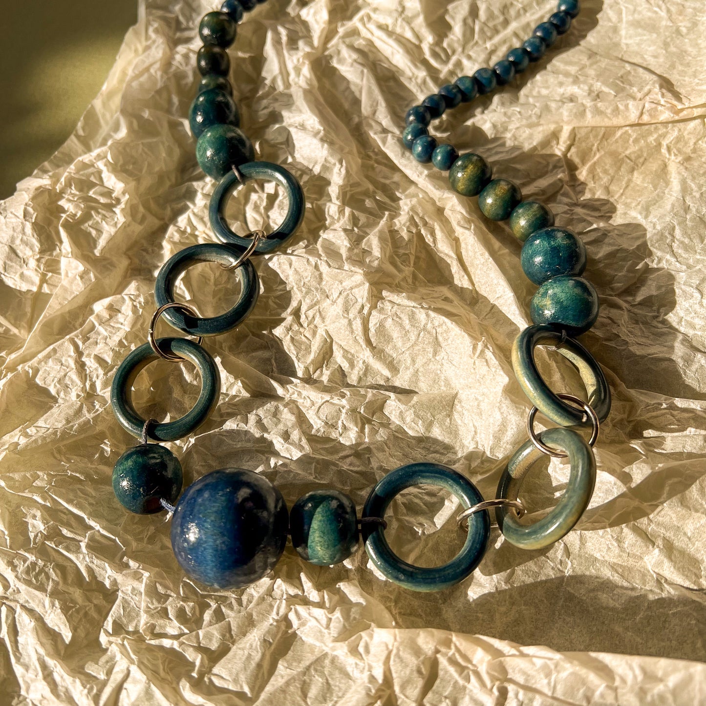 Retro 1960s Blue Wood Beads Necklace