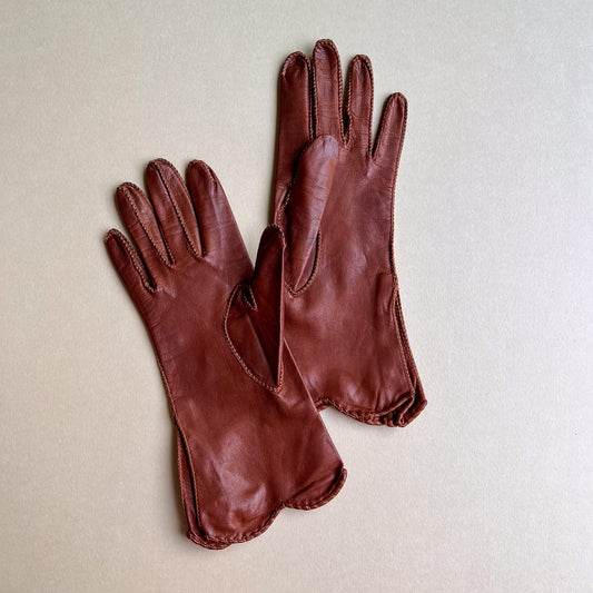 1960s Butterscotch Leather Gloves With Stitching (7)