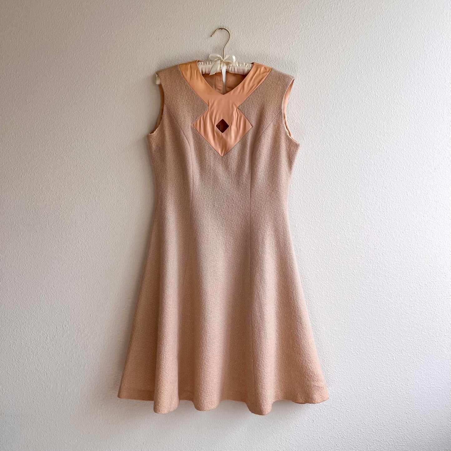 Stunning 1960s Cream Wool and Silk Dress (M/L)